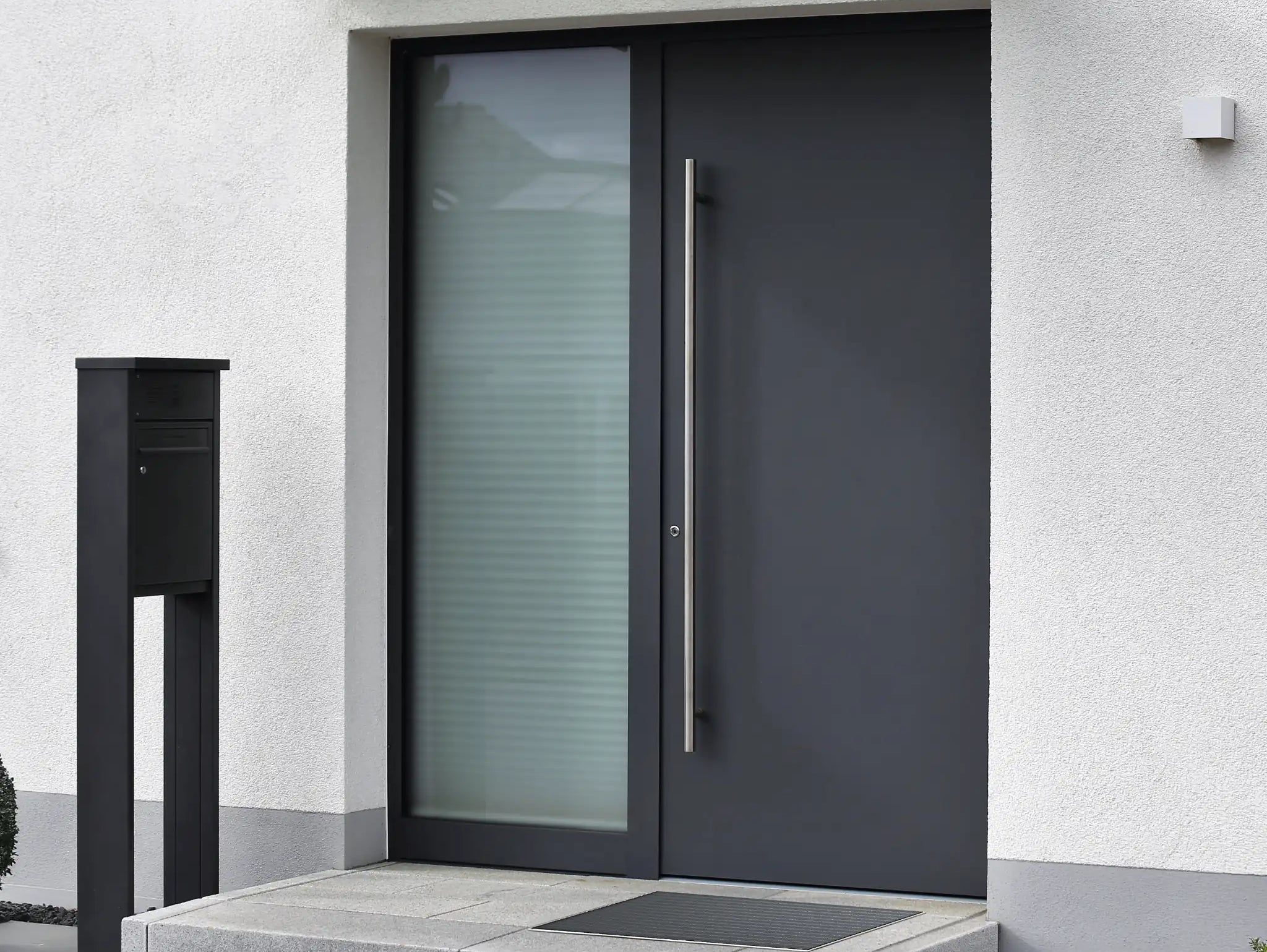 Paillasson encastrable en SMC – solution design et affleurante pour retenir boues et poussières à l’entrée, résistant à un usage intensif et compatible avec tous types de revêtements.