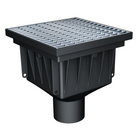Avaloir de cour MEAPARK en plastique recyclé avec grille caillebotis maille 20/30 en acier galvanisé, résistant à une classe de charge B125 selon la norme EN 1433. Norme PMR, installation simple et rapide, adapté au passage de véhicule léger.